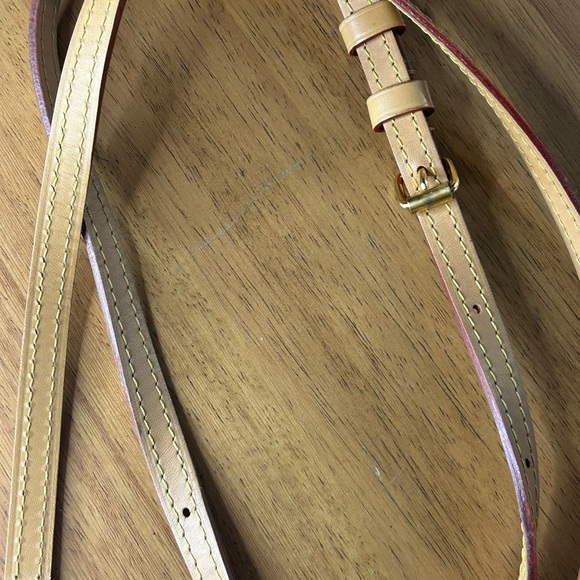 Authentic Louis Vuitton Fold Me Monogram Bag, Made in Spain, 1 year old - Picture 10 of 16